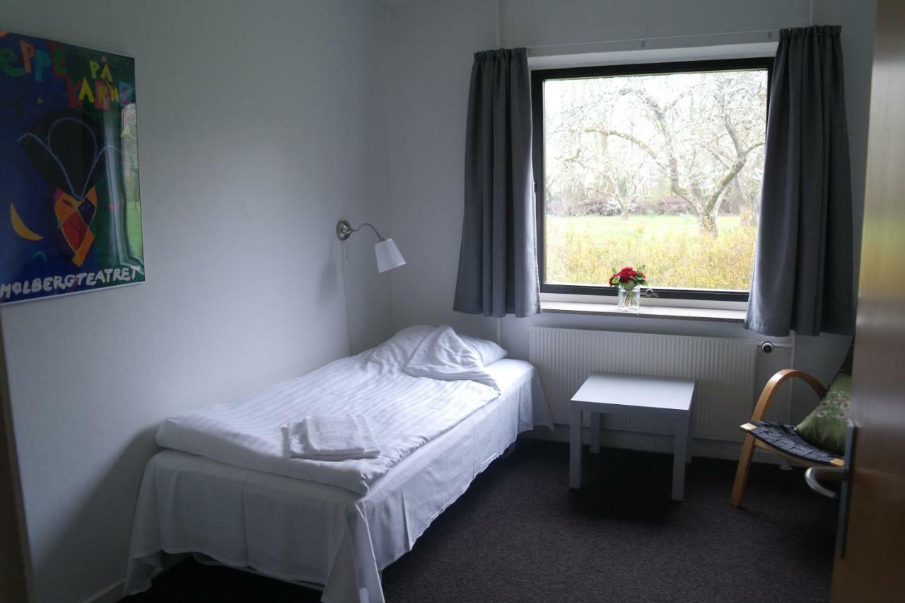 Emmaus Hostel هاسلف المظهر الخارجي الصورة