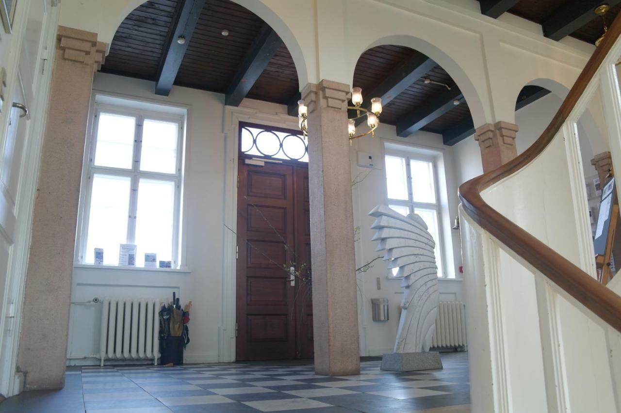 Emmaus Hostel هاسلف المظهر الخارجي الصورة